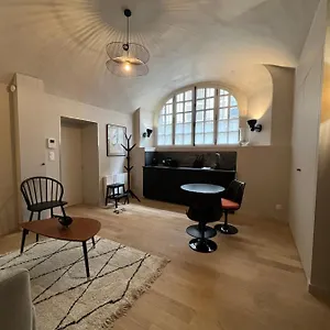 Apartment Lucas Ii 35 M2 Particulier Xvii Ieme Siecle Centre Historique Cathedrale